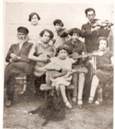 Klezmer band with women. From the Yale Strom archives. 
