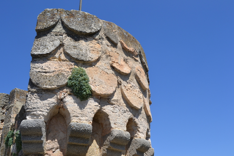 The highest turrets are decorated with this scallop design.