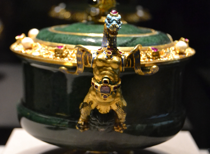 Closeup of the same piece.
