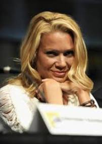 Laurie Holden still looks awesome, even hung over