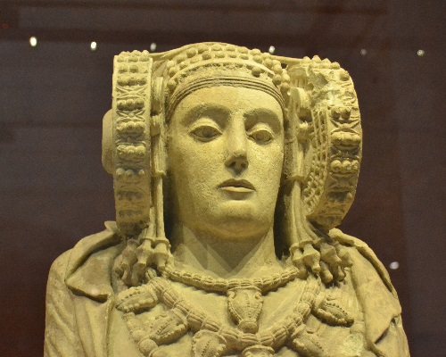 One of the museum's most famous pieces is the Lady of Elche, dating to the 4th century BC. It is believed to be a representation of Tanit, a goddess that was also worshiped by the Carthaginians and the Phoenicians. Both peoples greatly influenced Celtiberian culture through trade.