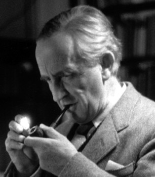 tolkien lighting pipe