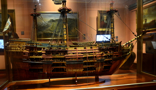 Several detailed ship's models illustrate the development of naval technology.