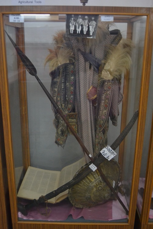 Weapons and a robe with a lion's mane. You could only wear one of these if you personally killed the lion.