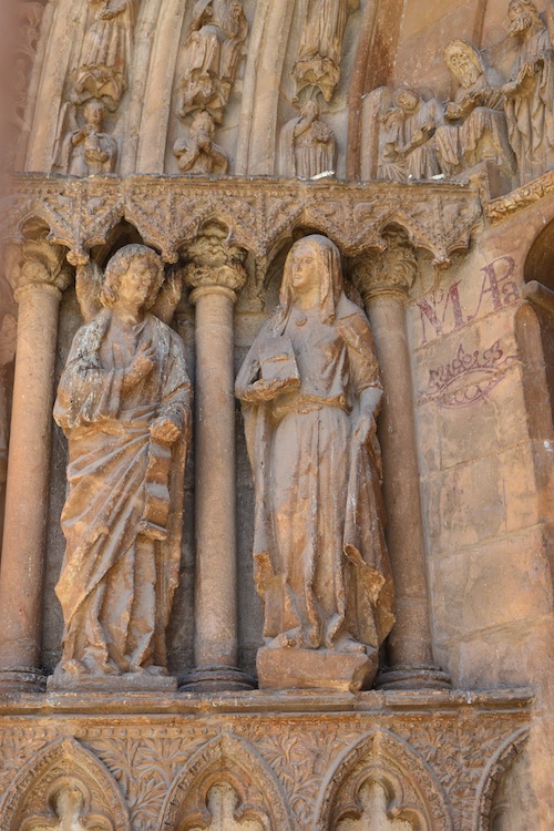 Sculptures at the main entrance to the cathedral.