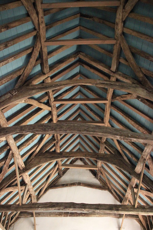 The church has a rare trussed rafter roof, probably dating from before 1400, that uses no metal nails, only wooden pegs.