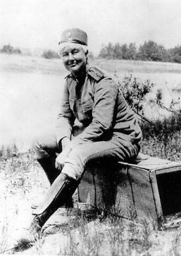 Flora_Sandes_in_uniform