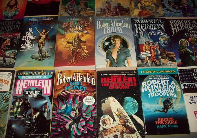 Robert A. Heinlein paperbacks 3-small