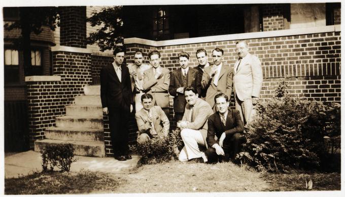 weisinger home 1937 07 - top l to r Williamson de Camp Clark Long Weisinger Hamilton Kline bottom l to r Binder Wellman Schwartz-small