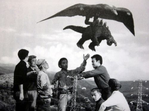 Ghidorah-three-headed-monster-behind-the-scenes