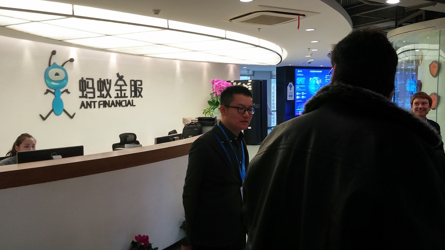 Derek Visits Hangzhou 3-small