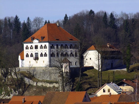 Zaprice_castle_east