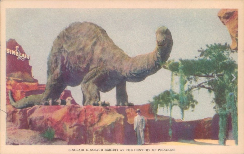 Sinclair Oil Dinosaur exhibit color postcard