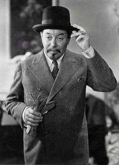 (10) Warner Oland as Charlie Chan-small