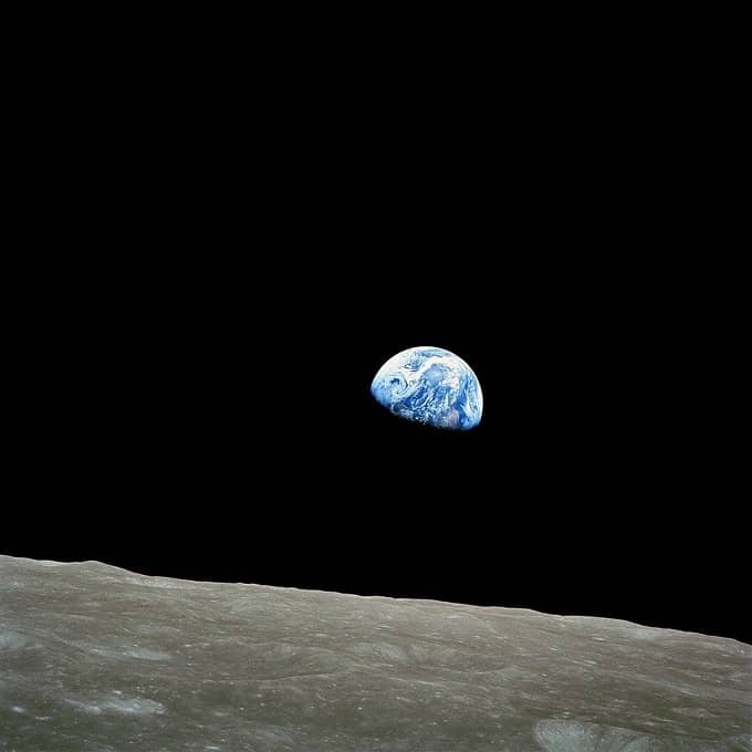 (3) Apollo 8 Earthrise-small