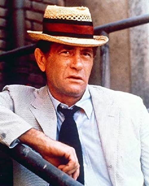 (4) Darren McGavin as Carl Kolchak-small