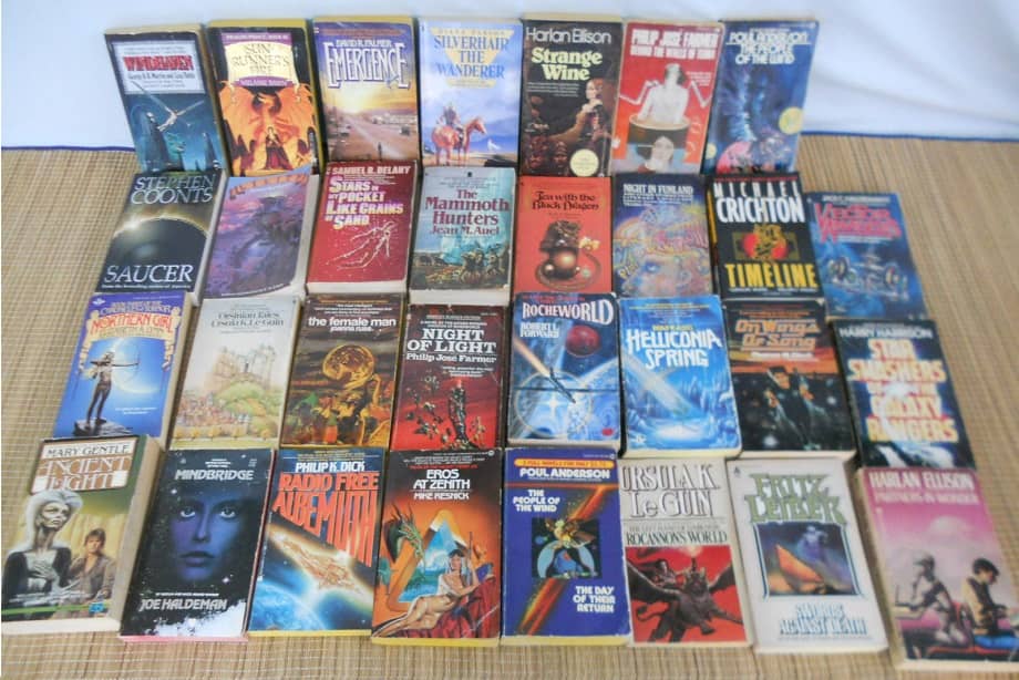 Lot of 31 Si-Fi Fantasy Novels Paperbacks $19.95-small