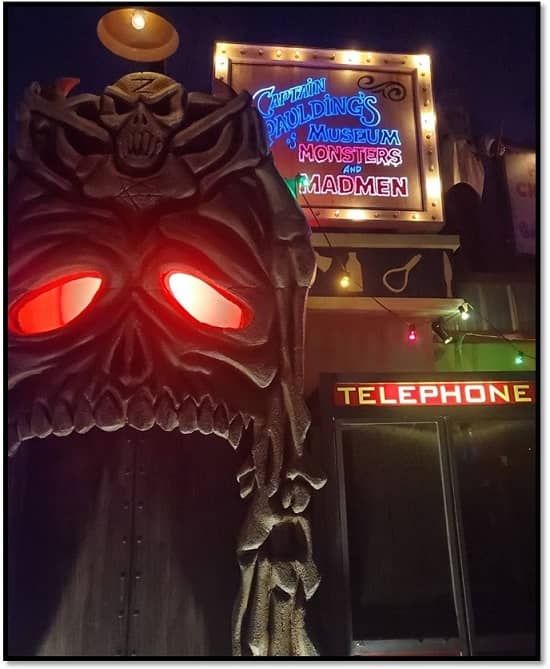 Universal Halloween Horror Nights 2019 Captain Spaulding's Museum-small