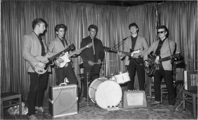 John Lennon, George Harrison, Pete Best, Paul McCartney, Stu Sutcliffe