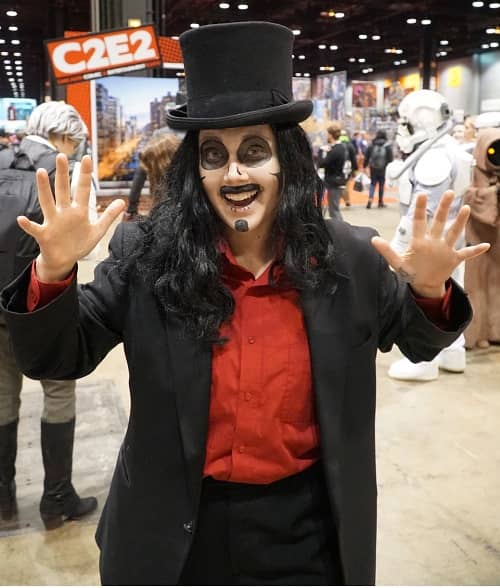 Goth Chick C2E2 2020 Svengoolie-small